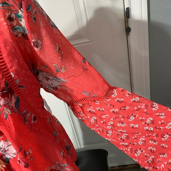 Time and Tru  blouse. - Picture 3 of 8